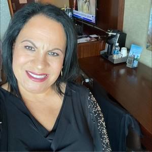 Meet your Posher, Glorivee